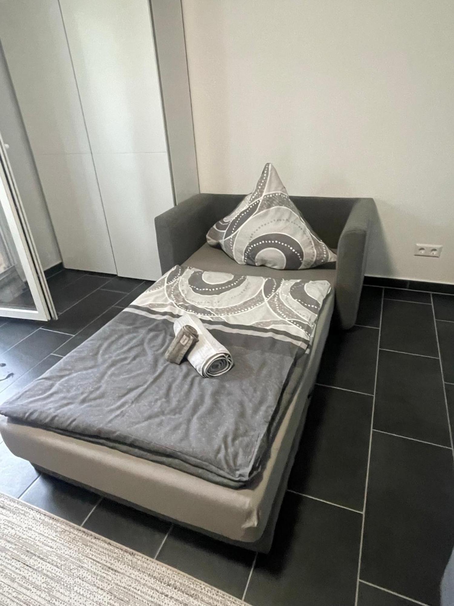 Appartement Naehe Hauptbahnhof & Ece-Center, Smart Tv à Karlsruhe Extérieur photo